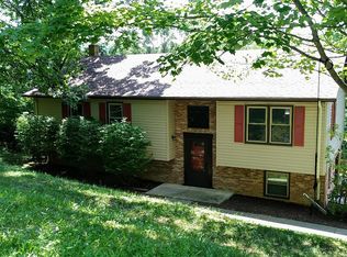 135 Edgewood Dr, Christiansburg, VA 24073