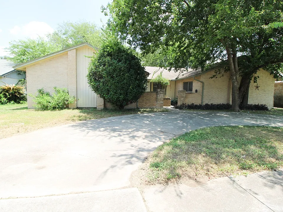 4724 Oakfield Way