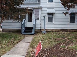 1020 S Float Ave, Freeport, IL 61032