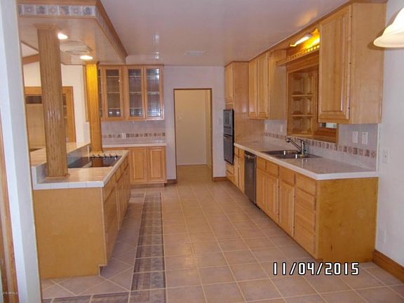 3rd image of 4932 E Calle Del Norte