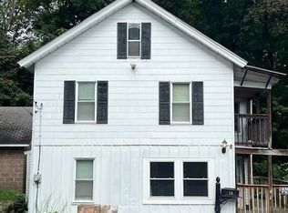 14 Pratt St, Winsted, CT 06098