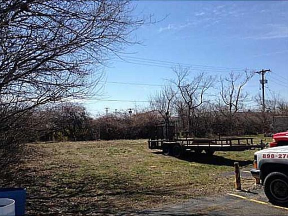 5th image of 5919 N Dixie Dr