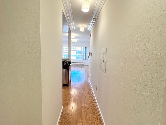 2nd image of 900 Van Ness Ave APT 503
