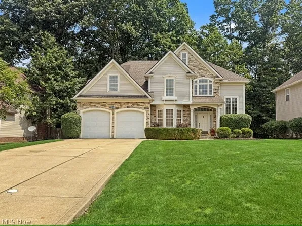 345 Knollwood Trl, Richmond Heights, OH 44143