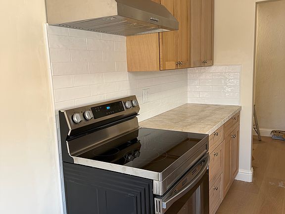 5th image of 947 Roosevelt St #945
