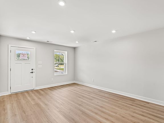 4th image of 1416 Pleasant View Dr #B