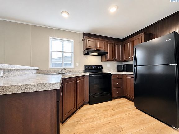 4th image of 1155 SE Professional Mall Blvd Trailer 306