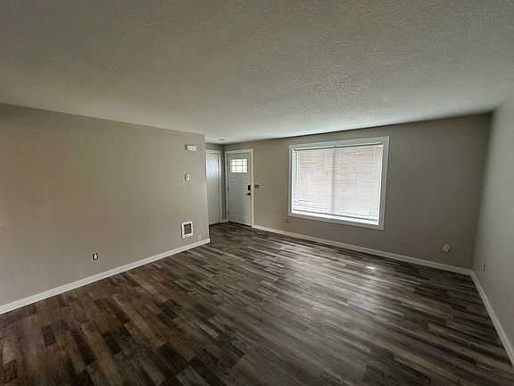 3rd image of 11905 NE 32nd Way