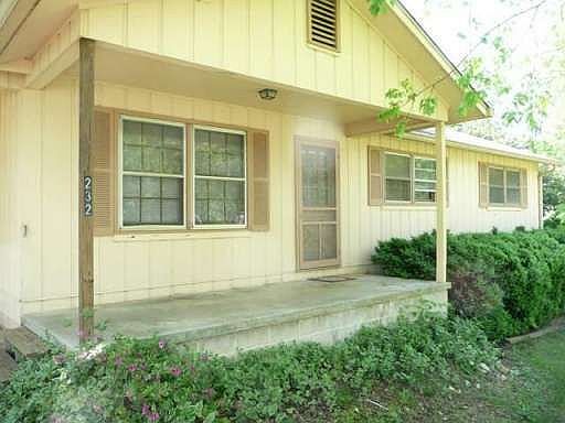 2nd image of 232 Stekoa Falls Rd