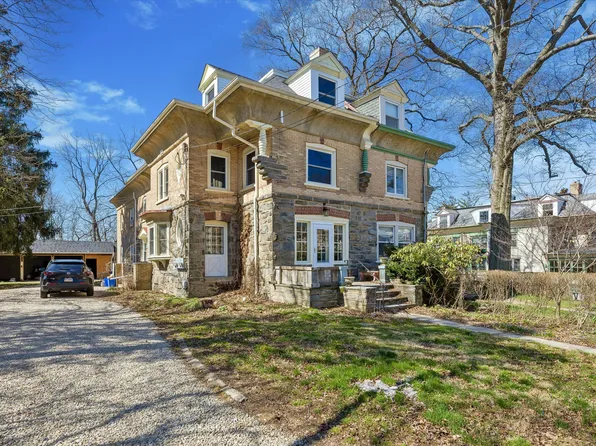 7726 Ardleigh St #2F, Philadelphia, PA 19118