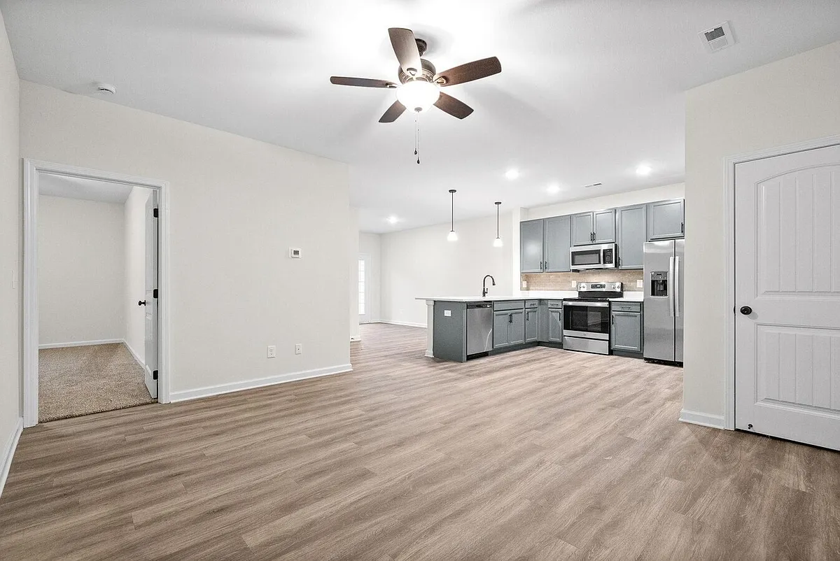 Building Photo - 15 Millswood Dr #D-209