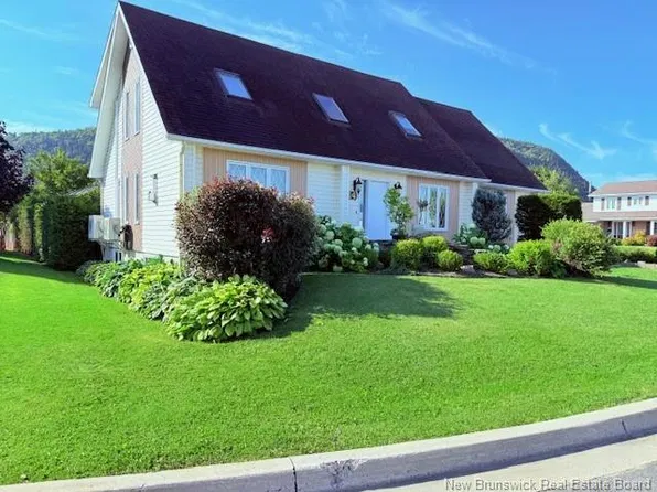 14 Aspen Dr, Campbellton, NB E3N 3S9