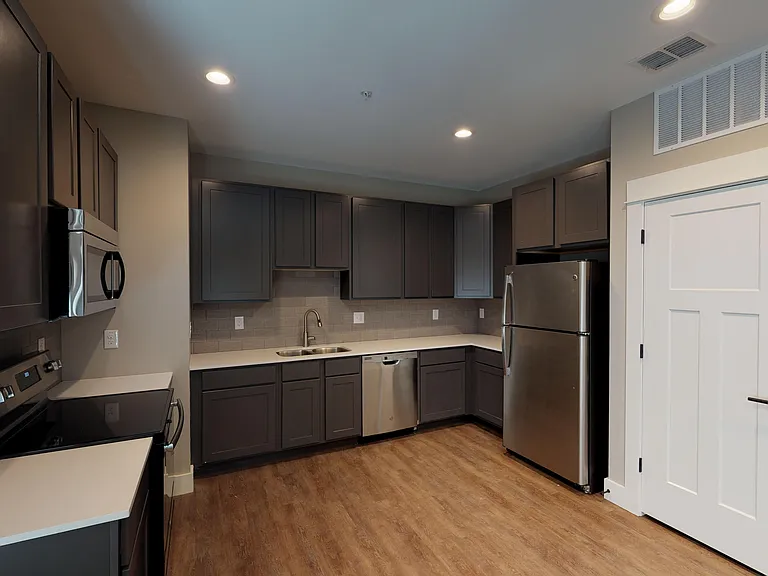 311 Craddock Ave #102 — Photo 7