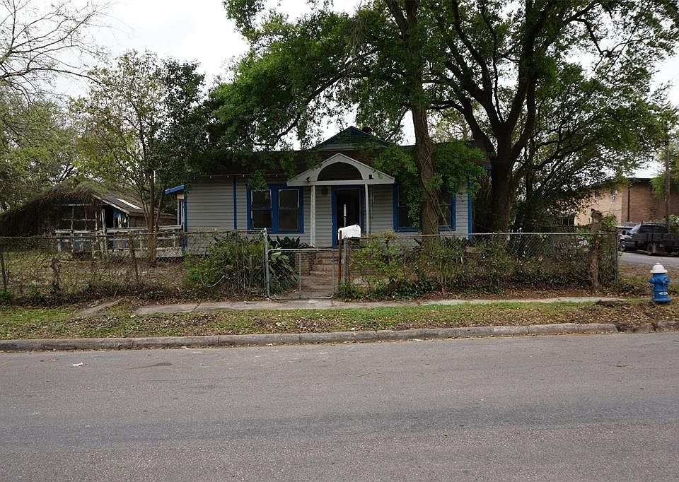 1st image of 4916 Park Dr