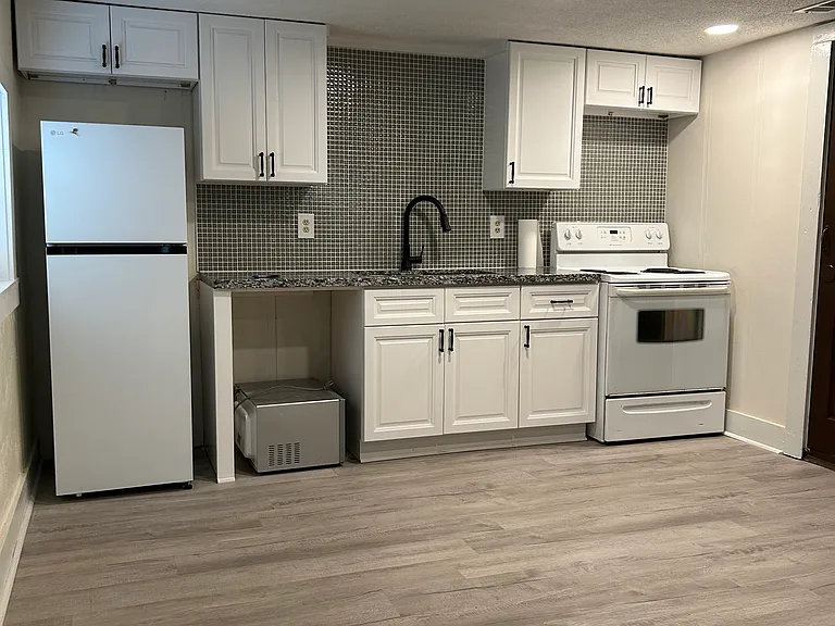 351 Saint George Ave #351.5 — Photo 3