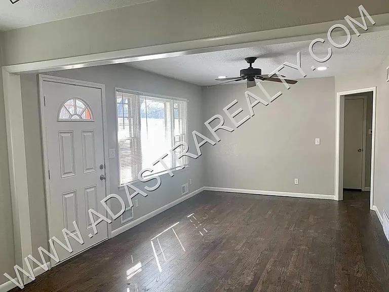 6200 Northern Ave — Photo 2