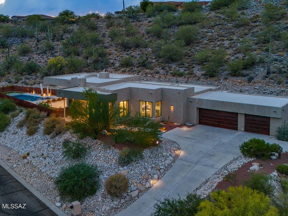 1st image of 4131 N Sunset Cliff Dr