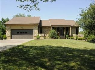 702 Tam O Shanter Dr, Kansas City, MO 64145