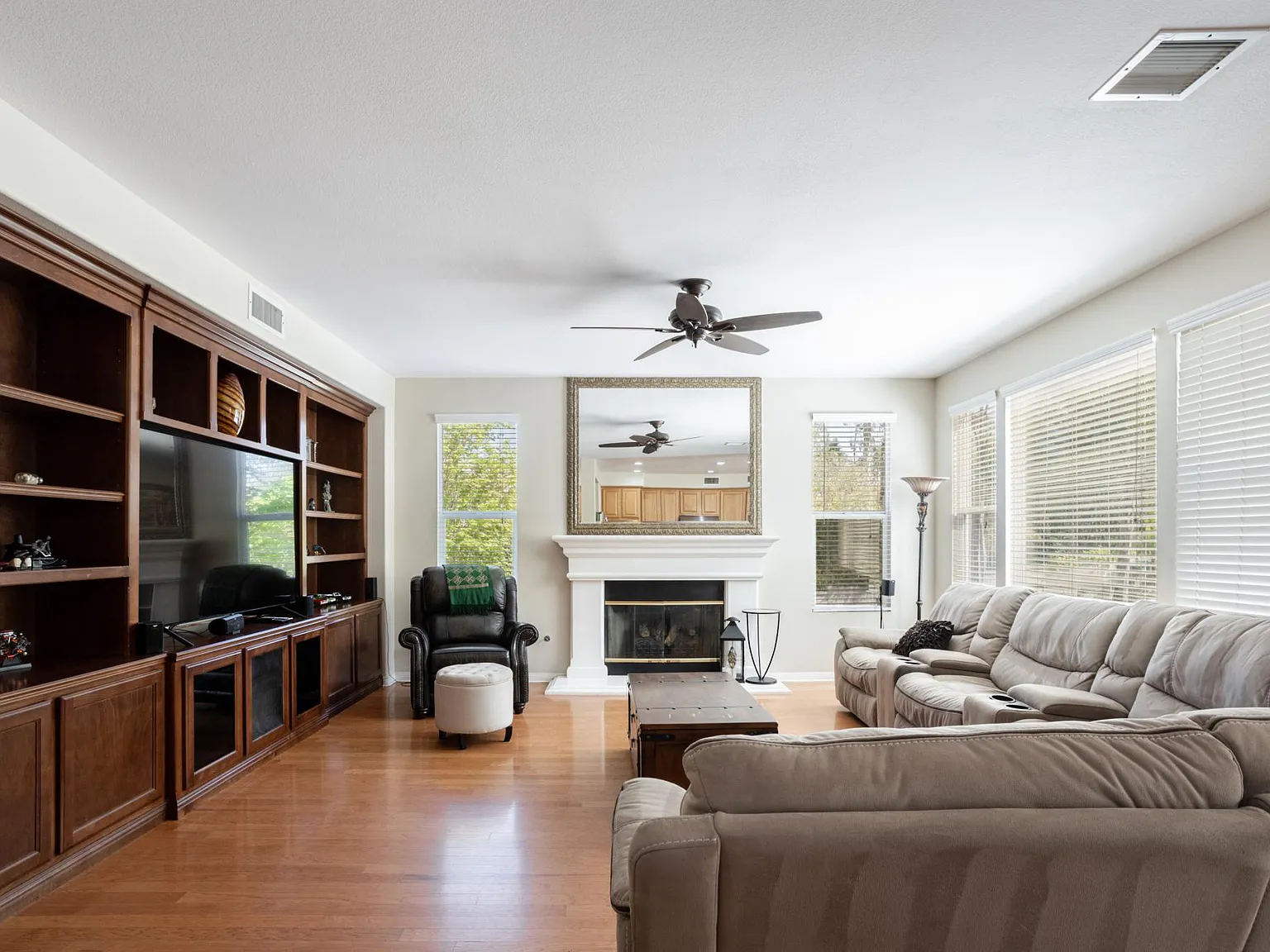 2636 Rudolph Dr — Photo 4
