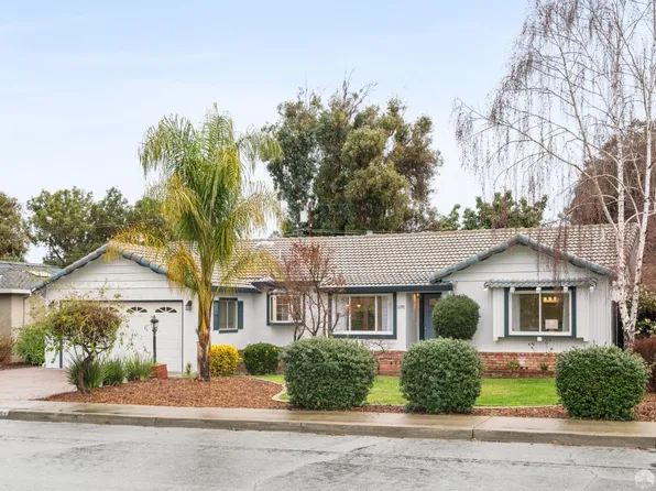 3391 Lubich Dr, Mountain View, CA 94040