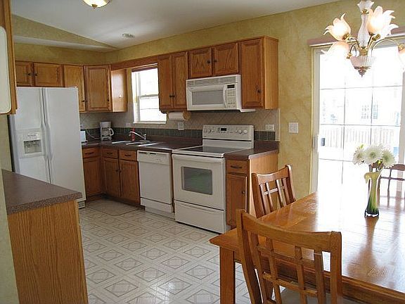 5th image of 2871 Hillsboro Ln