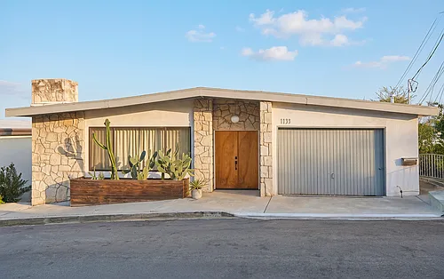 1133 Berkeley Dr Photo 1