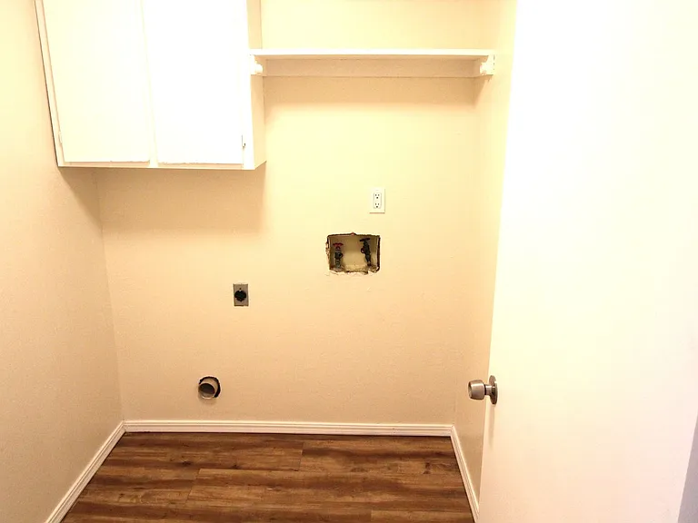 312 Chalmette Dr — Photo 6