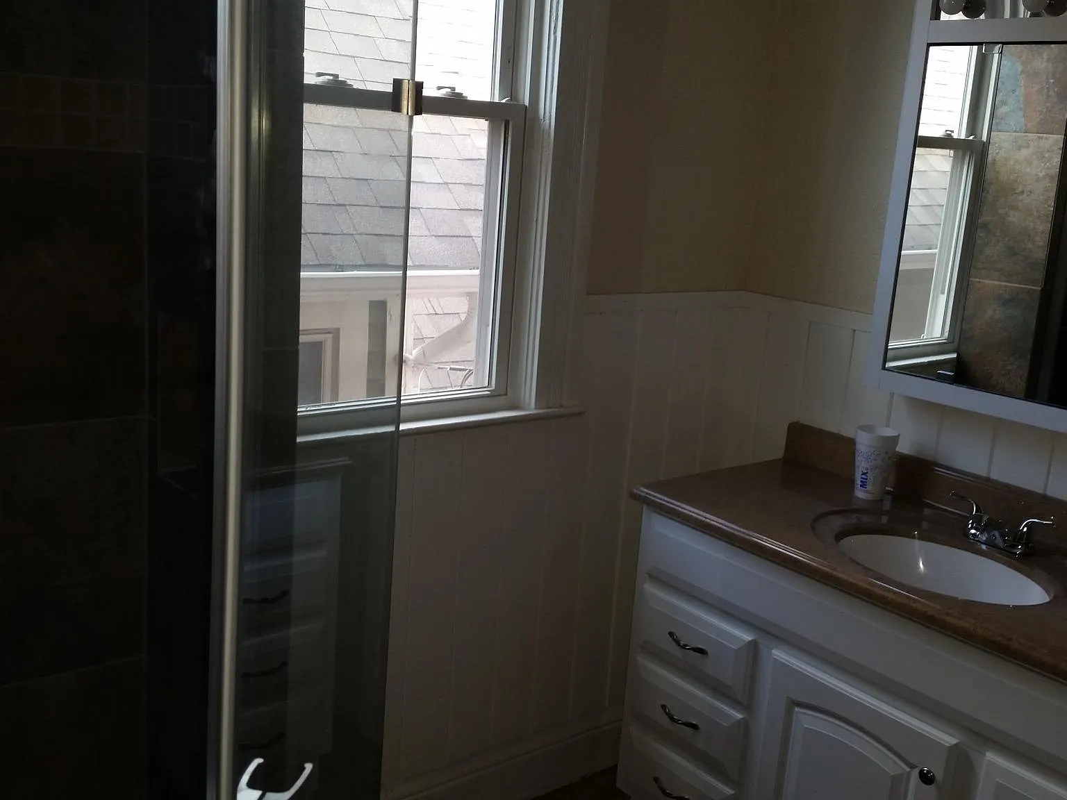2 bed, 975 sqft, $1,600 — Photo 2