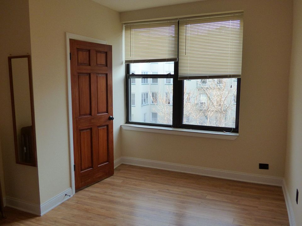1st image of 2417 28th St APT 3B
