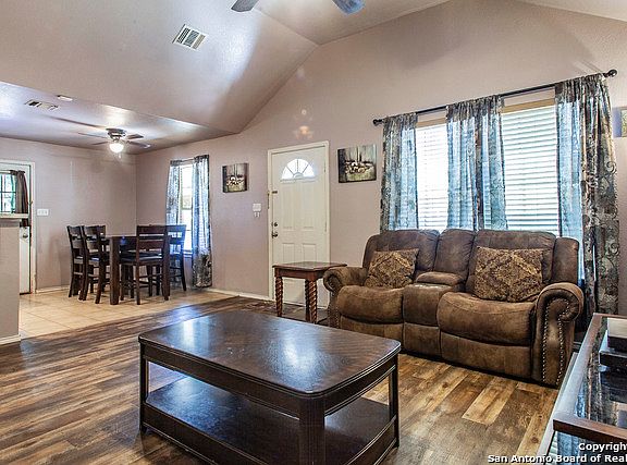 3rd image of 1507 Avant Ave
