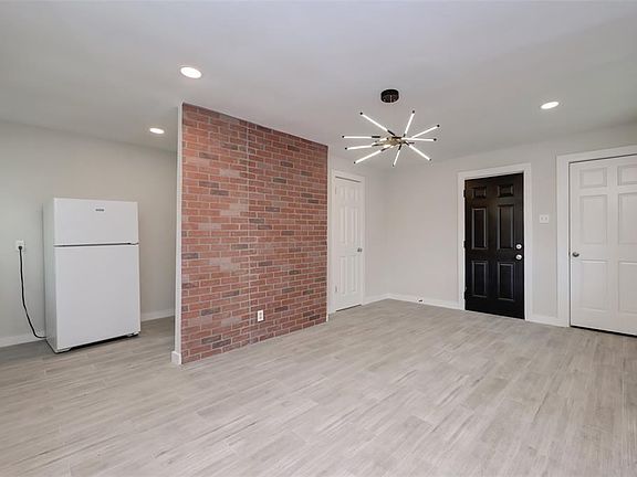 4th image of 1747 Wroxton Ct APT 6