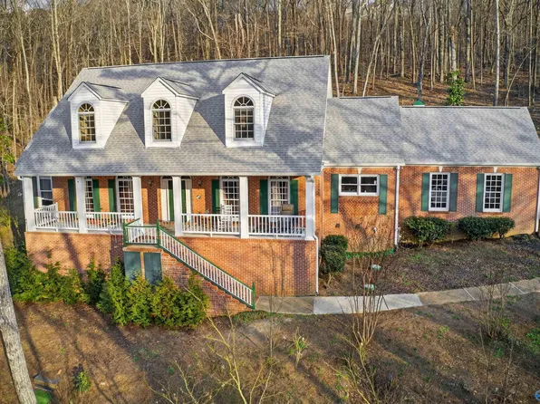 138 Greenbriar Rd, Gadsden, AL 35901