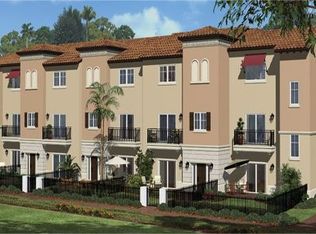 37 NW Hawthorne Pl, Boca Raton, FL 33432