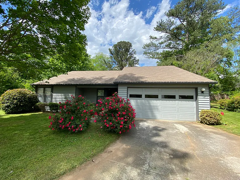 19 Briar Gate Ln — Photo 2