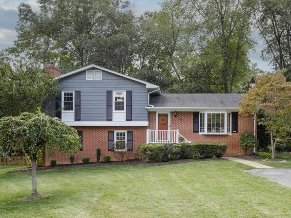 93 Biltmore Dr, Charlottesville, VA 22901