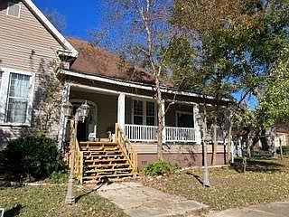 1st image of 186 Oak St
