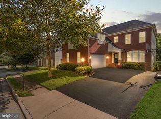 8703 Flowering Dogwood Ln, Lorton, VA