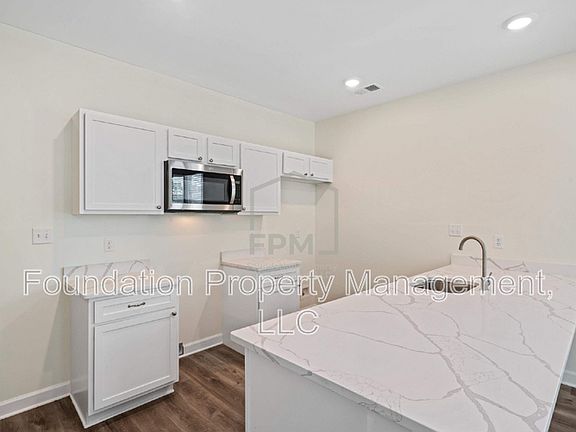 5th image of 1470 Lyndale Ave