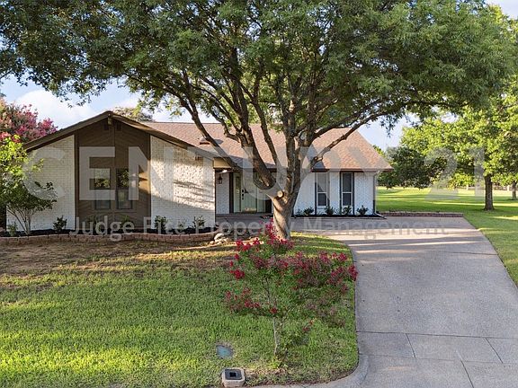 5th image of 1308 Clubhouse Ct