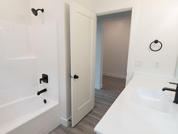 4th image of 344 W Rosie Loop