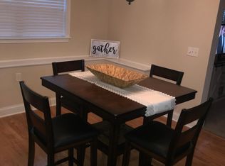 5 Stoneledge Dr, Troy, NY 12182