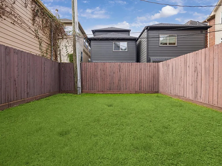 1012 Stanford St — Photo 7