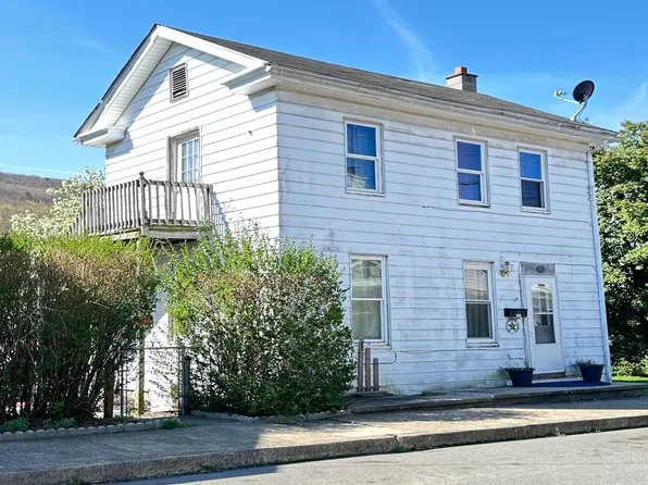 442 S 2nd St, Lykens, PA 17048