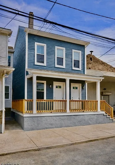 68 Arch St #1 — Photo 1
