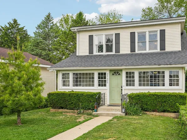 24626 82nd St, Salem, WI 53168