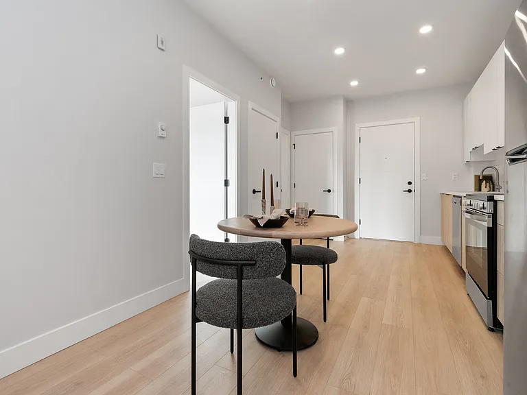 45754 Wellington Ave #210 — Photo 2