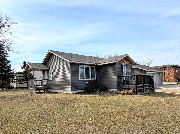 601 Main St S, Karlstad, MN 56732