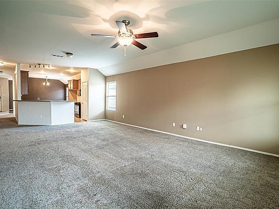 4th image of 624 Stirrup Bar Dr
