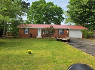 62 Duncan Ave, Killen, AL 35645