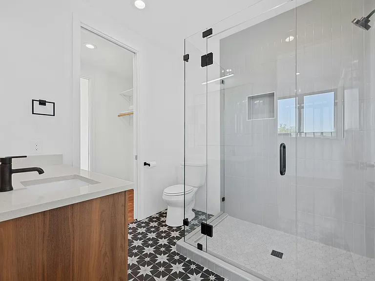 1802 Man O War Dr — Photo 15